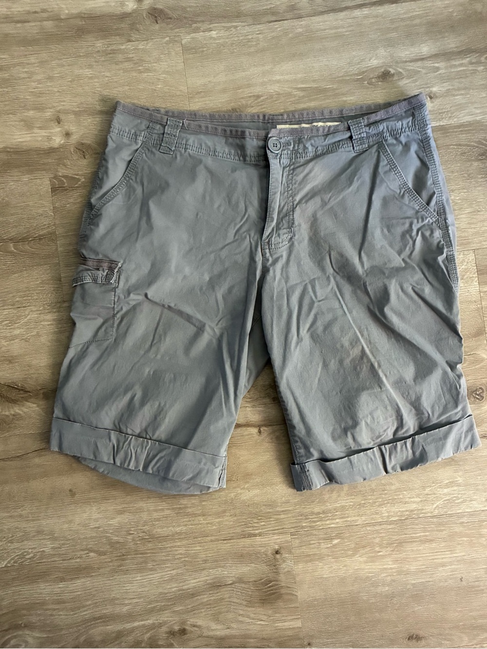 DKNY Women's Light Gray Cargo Shorts